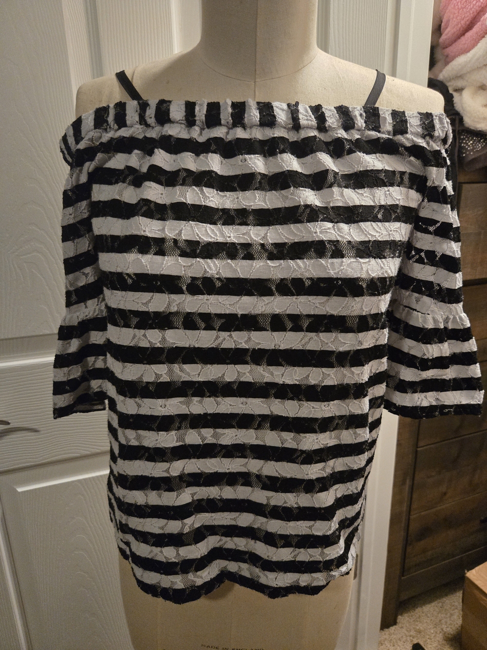 Karl Lagerfeld Black and White Off-Shoulder Striped Lace Blouse - Picture 6 of 7